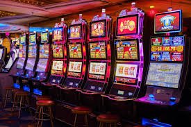 sair sgp live-dealer table with multiple camera feeds and real-time action